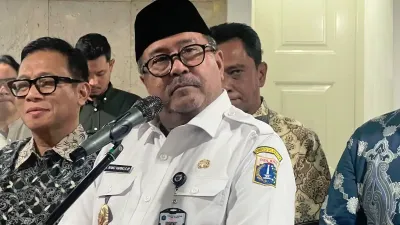 Rano Karno Ungkap Penyebab Jalan Amblas di Jakarta