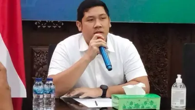 PDIP Akui Beri Salinan Ijazah Jokowi ke YouTuber Mikhael