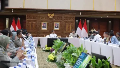 Amran Ancam Periksa 300 Perusahaan Sawit soal Harga TBS