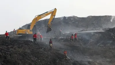 Kebakaran TPA Jatiwaringin Hari Ke-10, Pemadaman Capai 50 Persen dan Empat Helikopter Dikerahkan