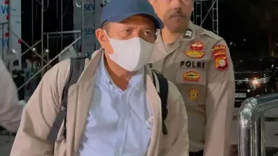 OTT KPK Lombok Barat, Bupati Lalu Ahmad Zaini Tiba di Jakarta dengan Barang Bukti Uang Ratusan Juta