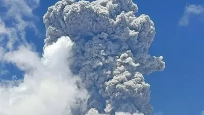 Gunung Ibu Erupsi Tiga Kali, Ili Lewotolok Dua Kali