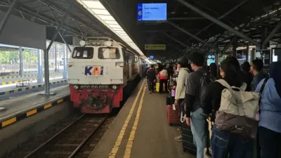 Pelanggan KAI ke Jakarta Naik 44 Persen Sehari