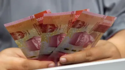 Pelemahan Rupiah ke Rp17.847 Dipicu Harga Minyak