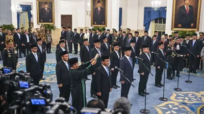 Prabowo Rombak Kabinet, 17 Pejabat Diganti Termasuk Kapolri dan Menlu