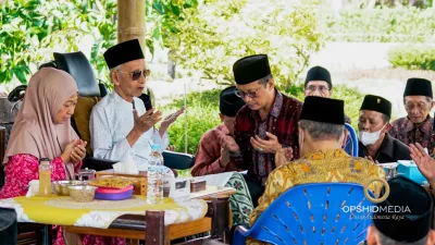 Manunggalnya Iman dan Aksi Sosial ala Muchtarulloh