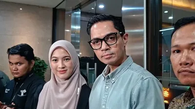 Kontrak Tahunan dan Batas Kerja Dude Harlino di Dana Syariah Indonesia