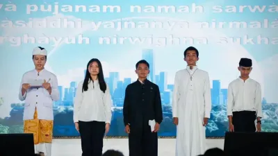 Doa Lintas Agama Siswa Sekolah Rakyat untuk Prajurit TNI Gugur
