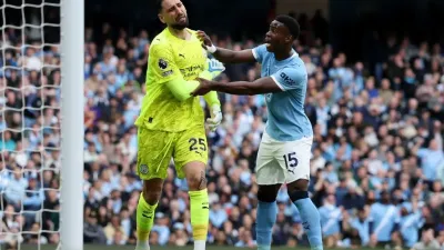Donnarumma Blunder, Haaland Bungkam Meriam London 2-1