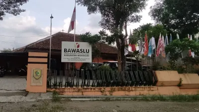 Bawaslu Wonogiri Setor Rp136 Juta Barang Bukti ke Negara