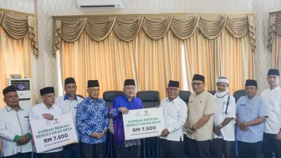 BAZNAS Salurkan Bantuan Kurban untuk Penyintas Banjir Sumatra 2025