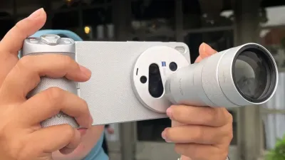 Vivo X300 Ultra Resmi Meluncur, Bidik Kreator Konten Profesional
