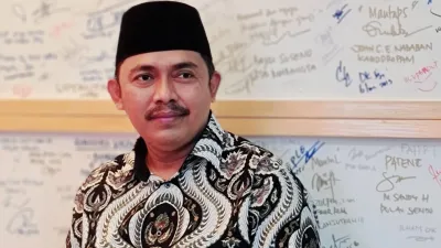 Gus Rofi’i Minta Polemik Amien Rais dan Teddy Dibuktikan Hukum