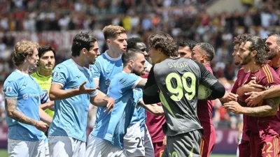 Derby della Capitale Dimenangkan Roma, Lazio Tumbang 0-2 di Olimpico