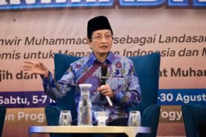 “Lompatan Pemikiran Islam Indonesia: Dari Tradisi Pesantren ke Wacana Global”