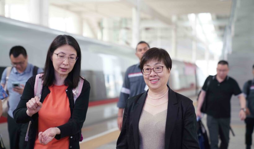 Kunjungan kerja CDB Xia men ke Kereta Cepat Whoosh (Foto - kcic)