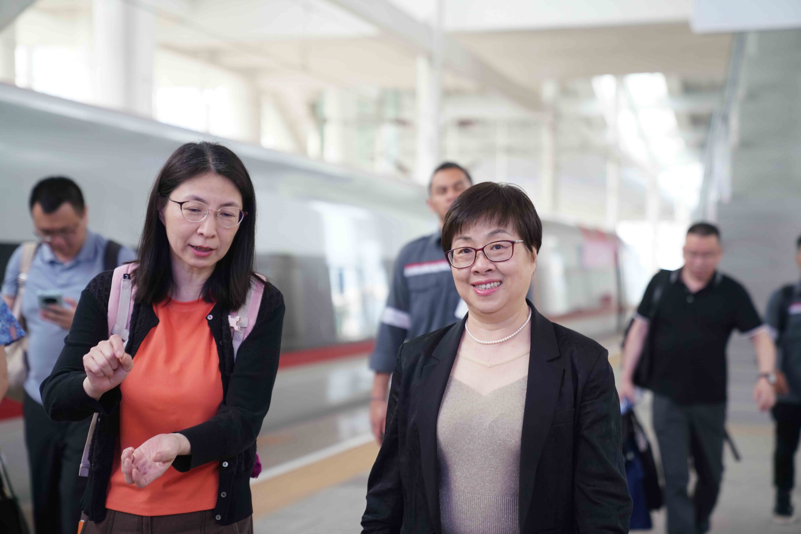 Kunjungan kerja CDB Xia men ke Kereta Cepat Whoosh (Foto - kcic)