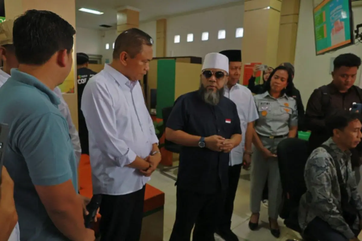 bahasa kita - Garuda Tujuan Bengkulu berhenti