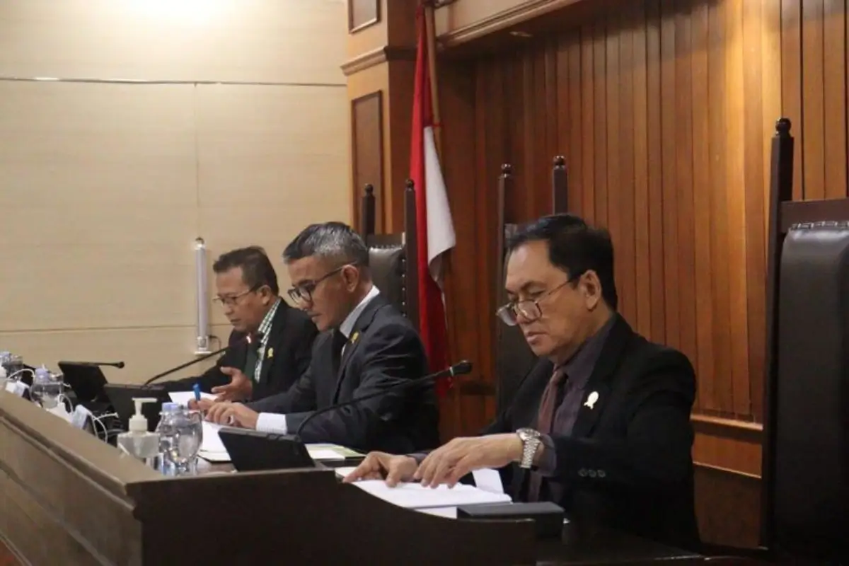 bahasa kita - KPPU suku bunga pinjol