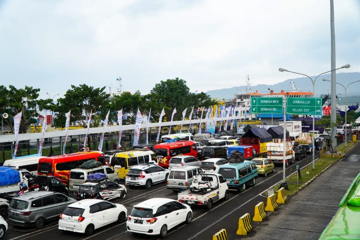 kemacetan parah gilimanuk