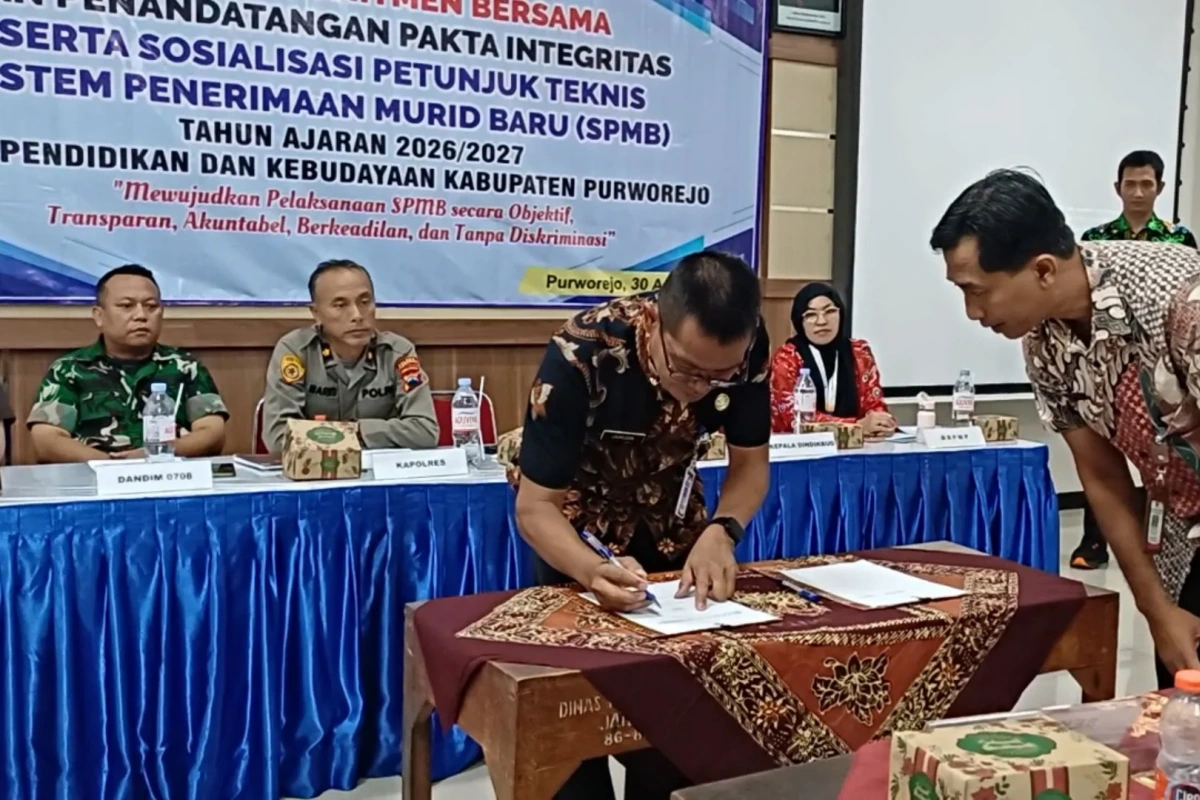 Penandatanganan pakta integritas