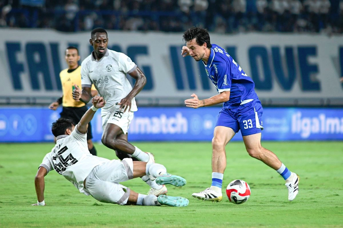 Persib vs Arema imbang