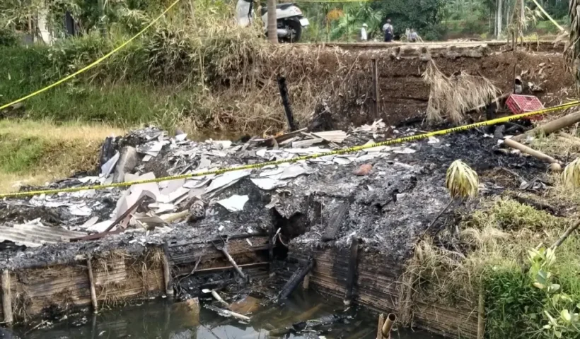 pembakaran padepokan STJ