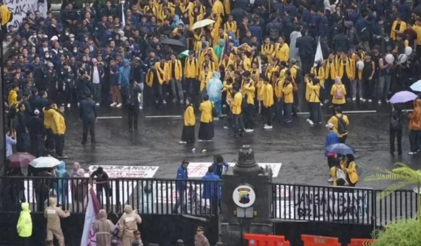 tuntutan mahasiswa semarang