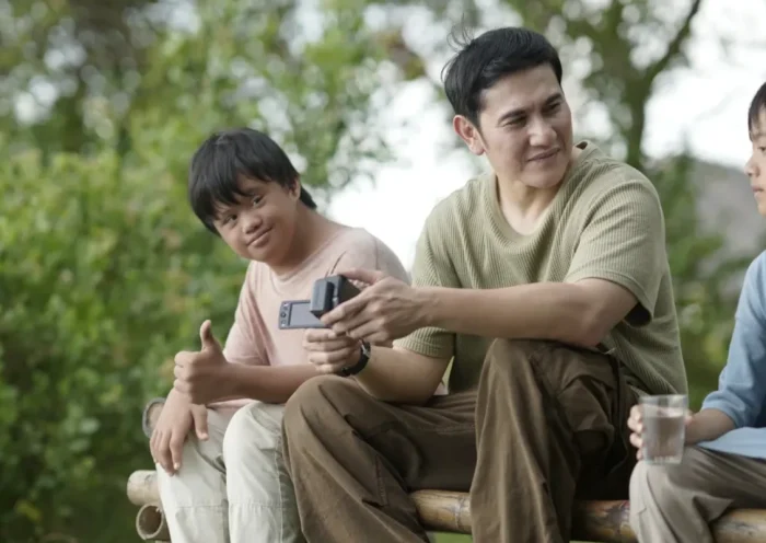 Film Tanah Runtuh Vino G Bastian