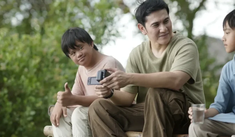 Film Tanah Runtuh Vino G Bastian