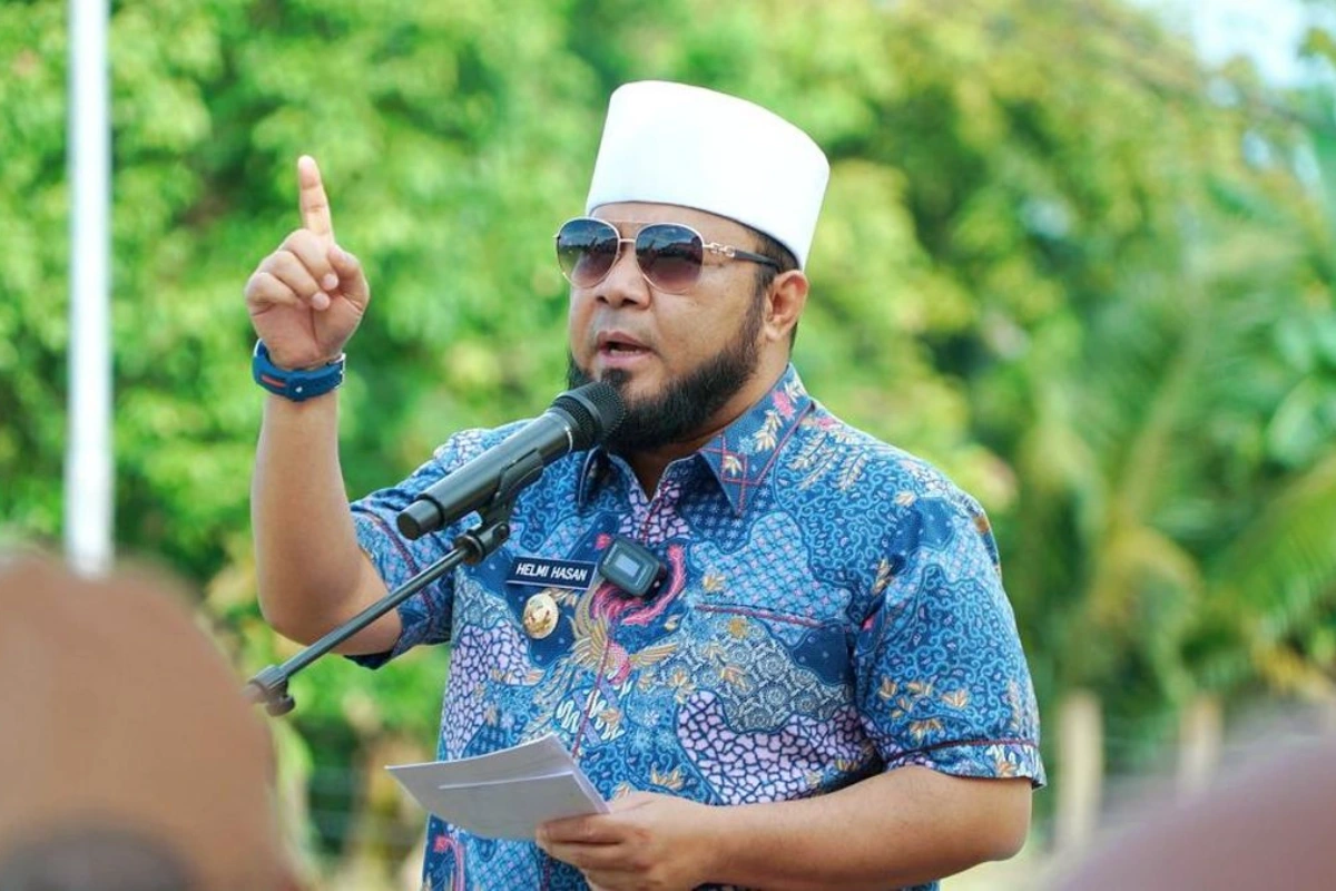 Gubernur Bengkulu Helmi Hasan
