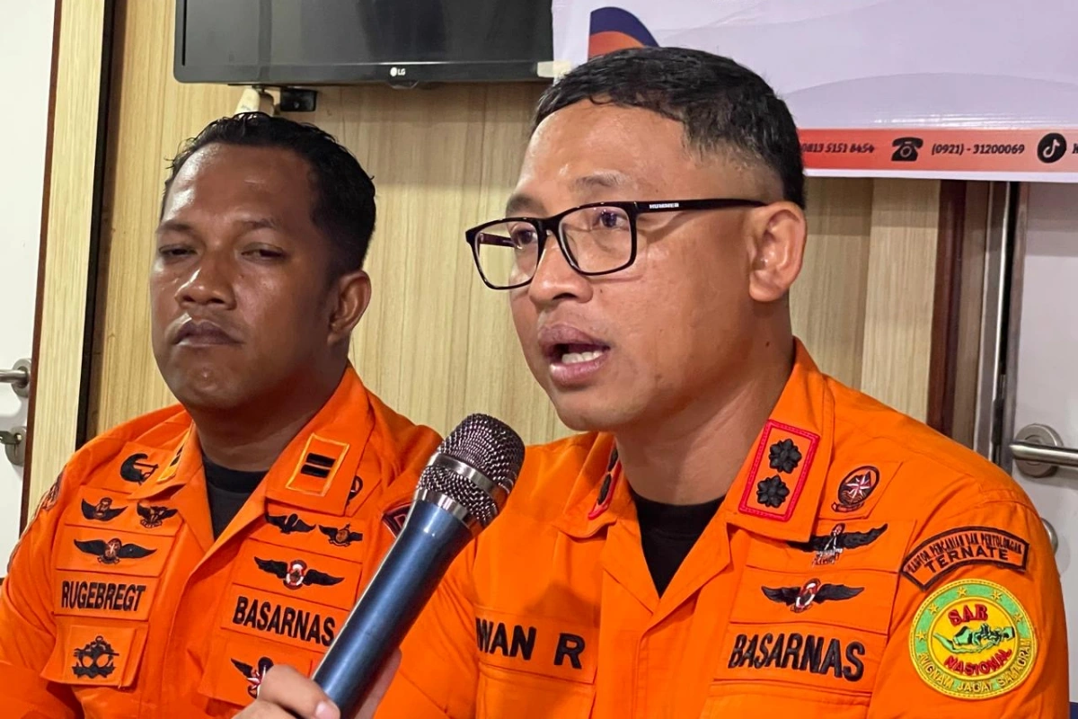 Kepala Kantor SAR Ternate Iwan Ramdani