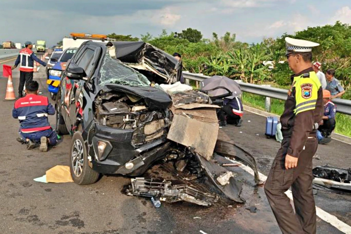 Mobil Gus Hilman Kecelakaan