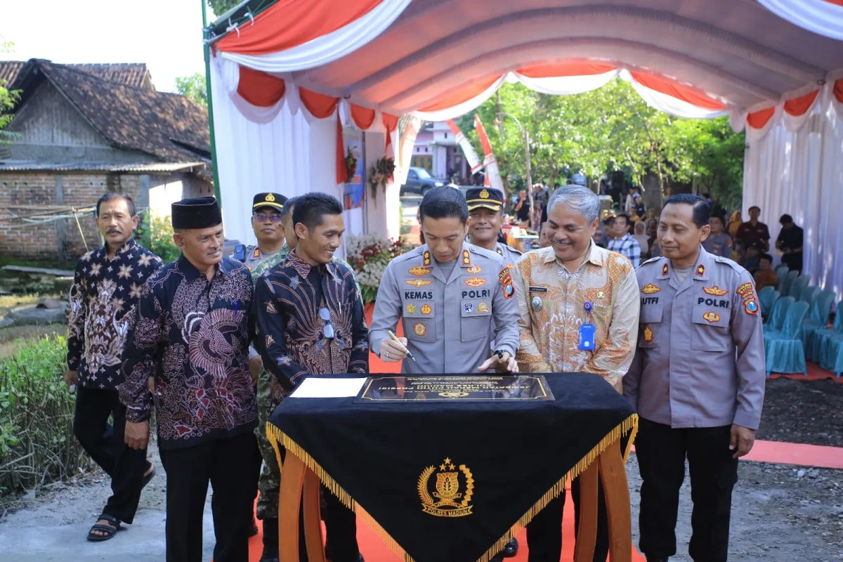 Peresmian Jembatan Merah Putih