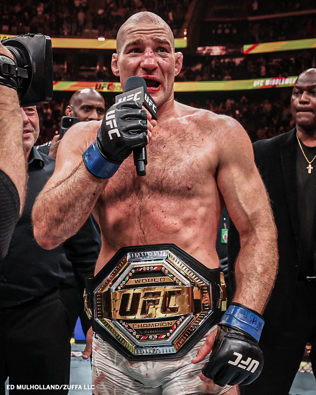 Sean Strickland Kalahkan Khamzat Chimaev