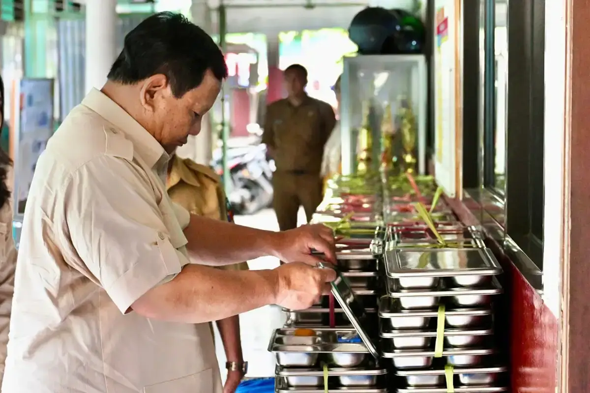 Prabowo Evaluasi Program MBG