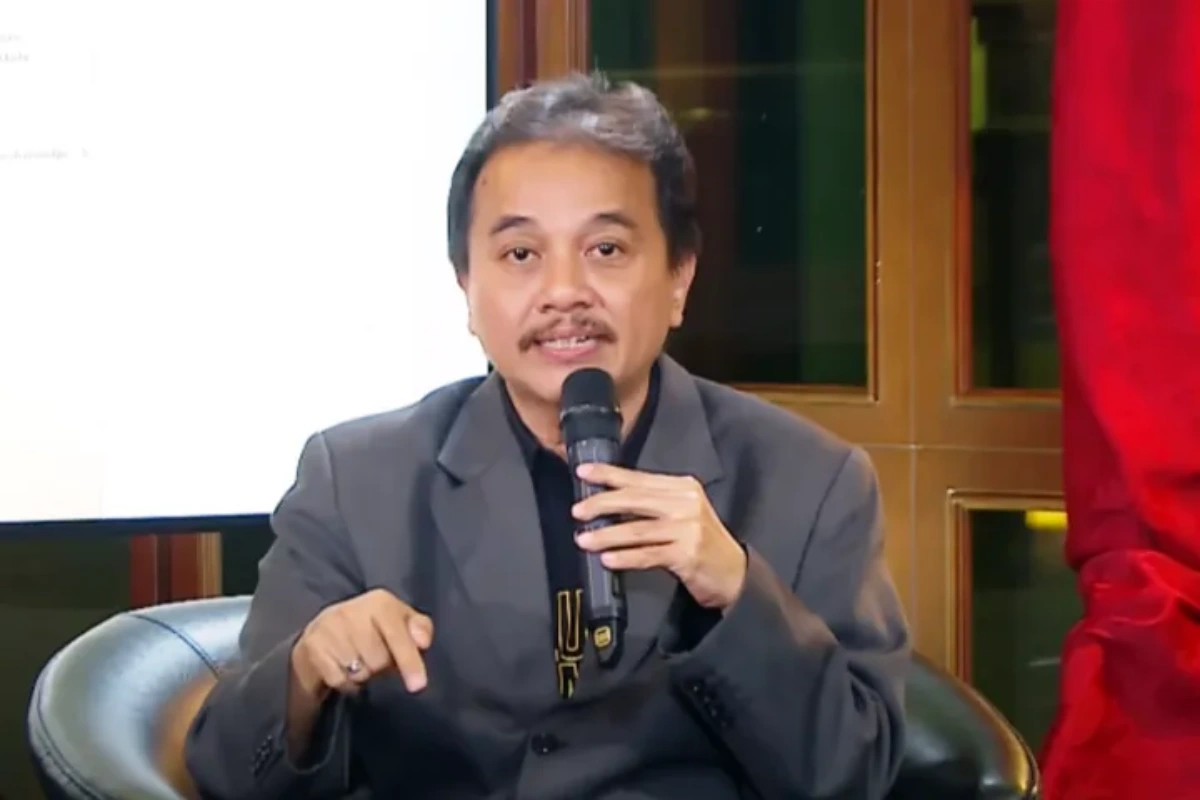 Roy Suryo disidang