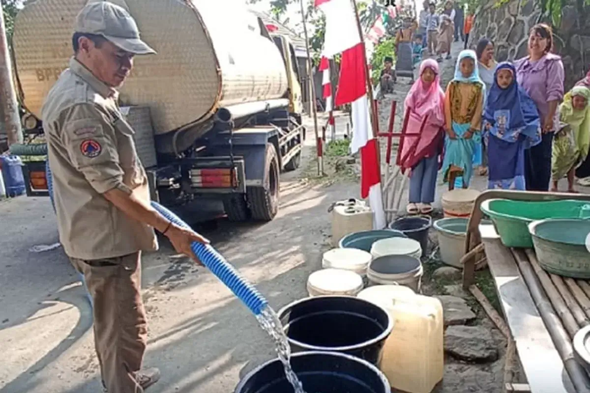 Warga Desa Notog, kekeringan