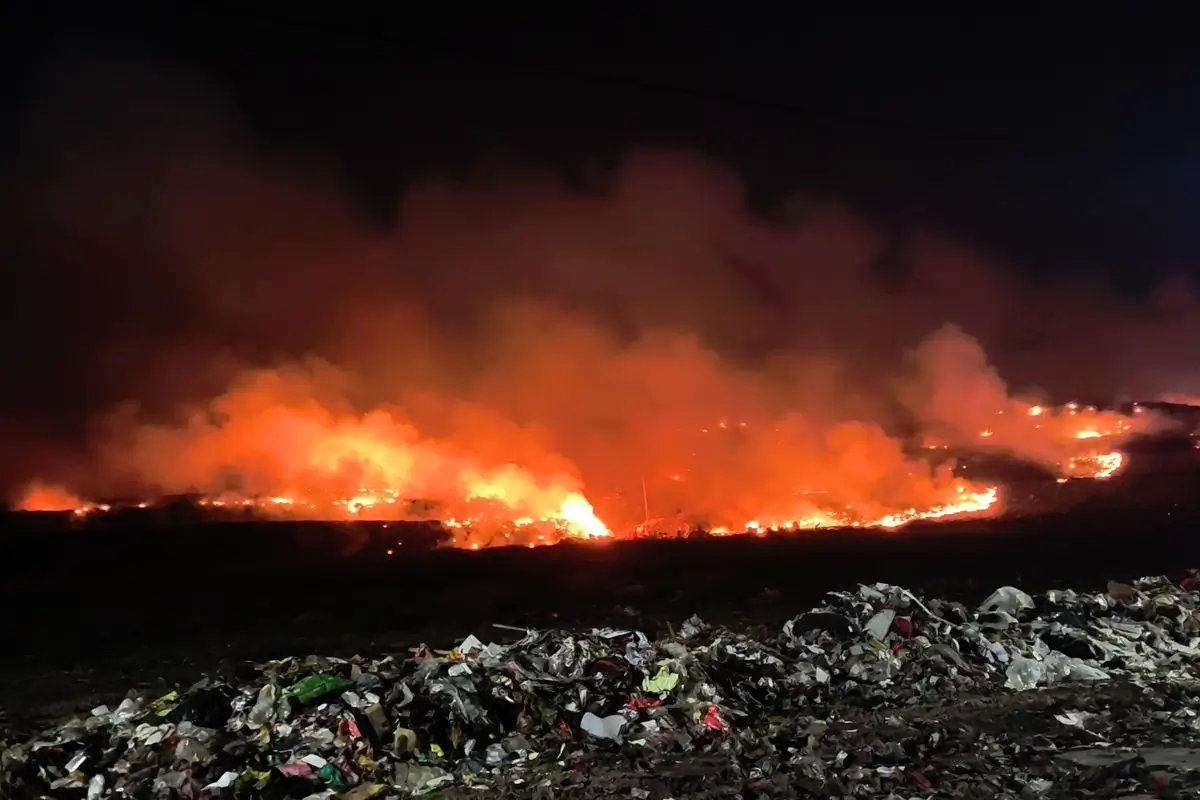 Kebakaran TPA Jatiwaringin