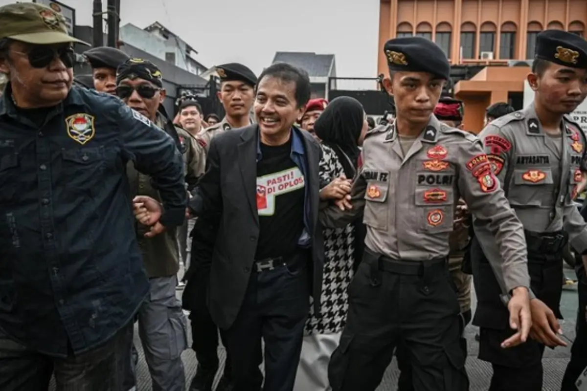 Penetapan Roy Suryo sebagai tersangka