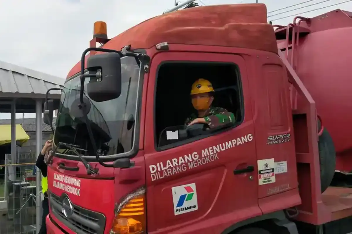 sopir truk tangki pertamina