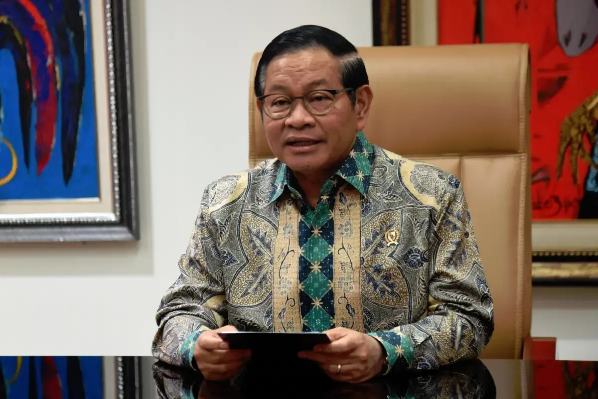 Pramono Anung Bongkar Pagar Besi Mal