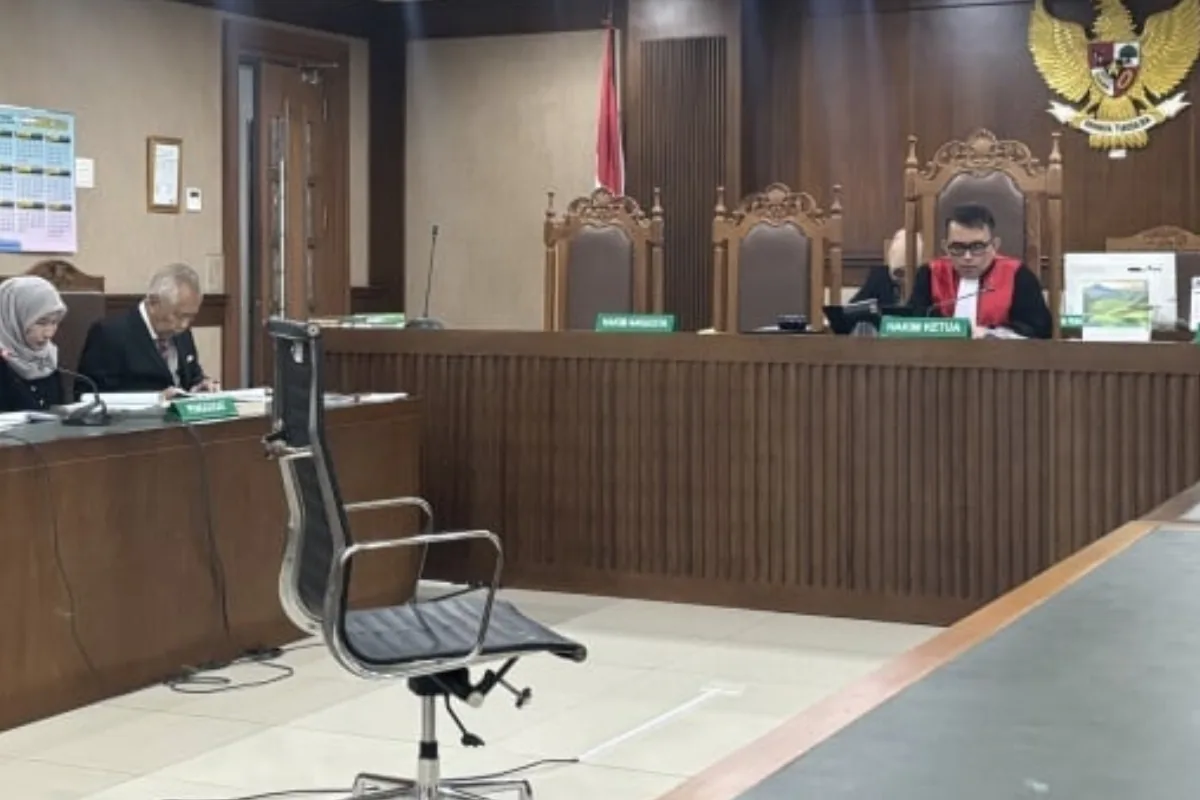 Penggeledahan rumah Lodewyk dini hari, bahasa kita