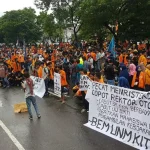 Demo UNM Tolak Kebijakan Pemerintah, Berujung Ricuh